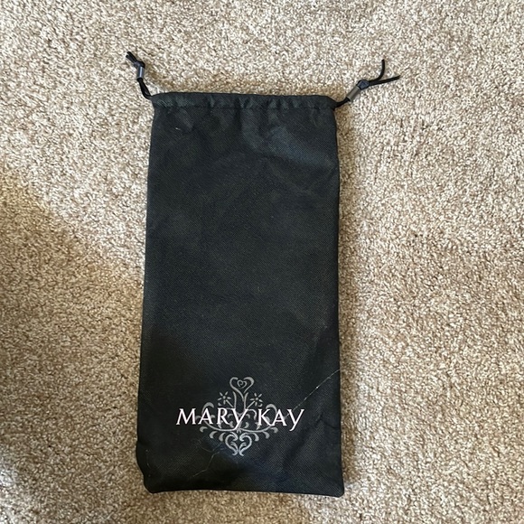 MARYKAY VELVET Black Clutch. Mirror included! - Picture 5 of 6